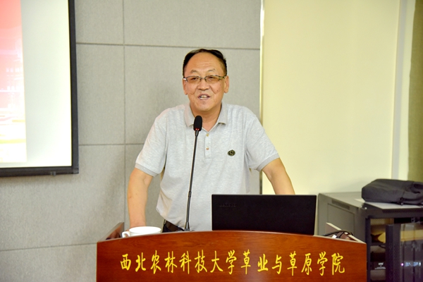 院长呼天明讲话.JPG